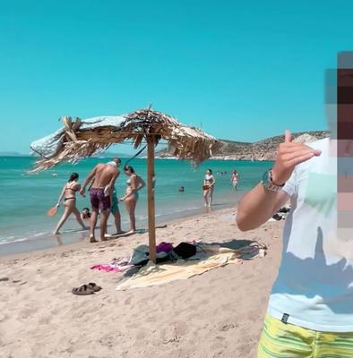 Griechische Hintern am Strand