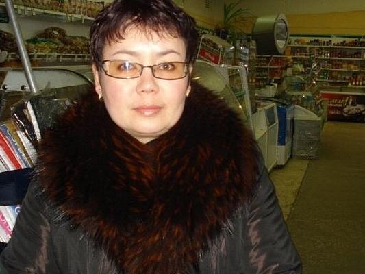 Die brünette MILF Marina lebt in der Nähe von Tschelabinsk, Russland