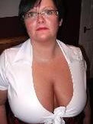 Julie veut se montrer et être exposée