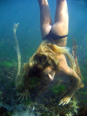 Cindy sous l'eau
