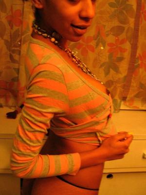 Amateur-Freundin nackt 38