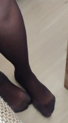 Нейлоновые ступни и ноги моей сучки
