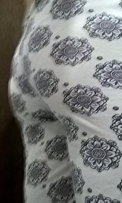 Mi culo en pantalon de flores