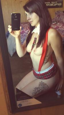 Piraté sexy brune nsfw selfshots