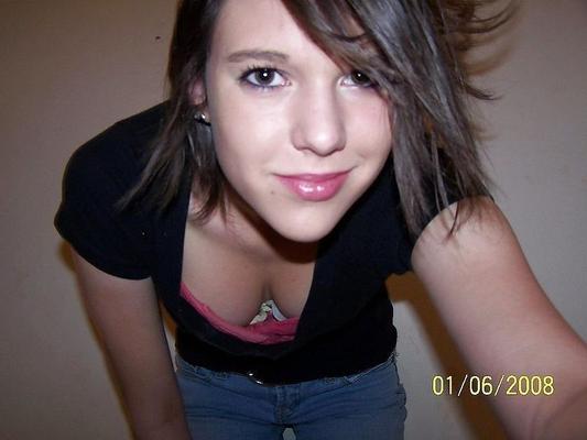 Bitish Adolescente Dulces Tetas De Aspecto