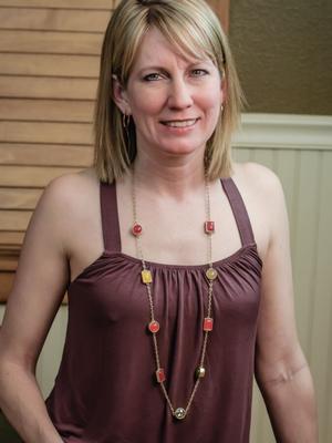 MILF naturelle maigre et sexy
