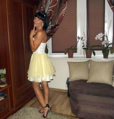 Une MILF polonaise sexy s'habille
