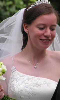 Leah nunca pensou que as fotos de seu casamento seriam usadas assim