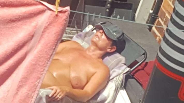 Franco - Vecino tomando el sol