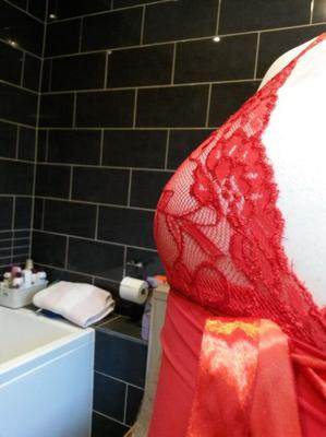 Red & Black, bathroom sissy close ups