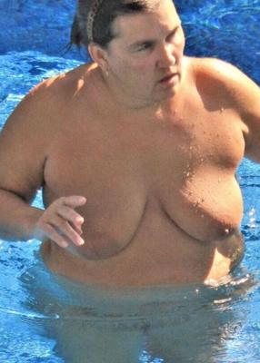 Angela, une grosse femme nue