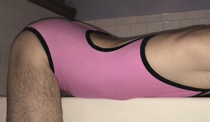 ピンクの水着