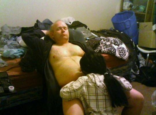 В скрытых файлах найдены частные фотографии соседа и его дочери