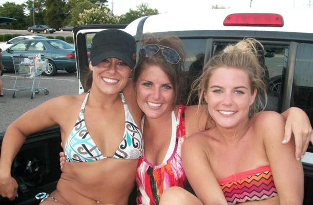 Horny Girls on Vacation - Caroline