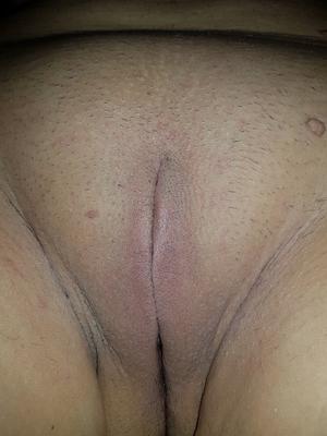 Who wants to open my slit and fill it with cum ?