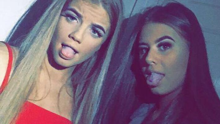 Adolescente cum capturas para tratamientos faciales