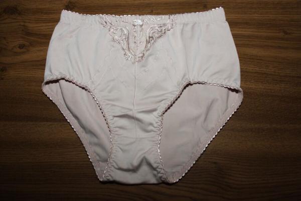 I stole these very dirty underwear of my old neighbor