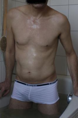 Às vezes eu visto a cueca da minha filha gostosa