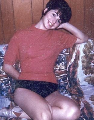 Adorável Rita mais jovem