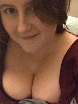 Mostrando sus tetas
