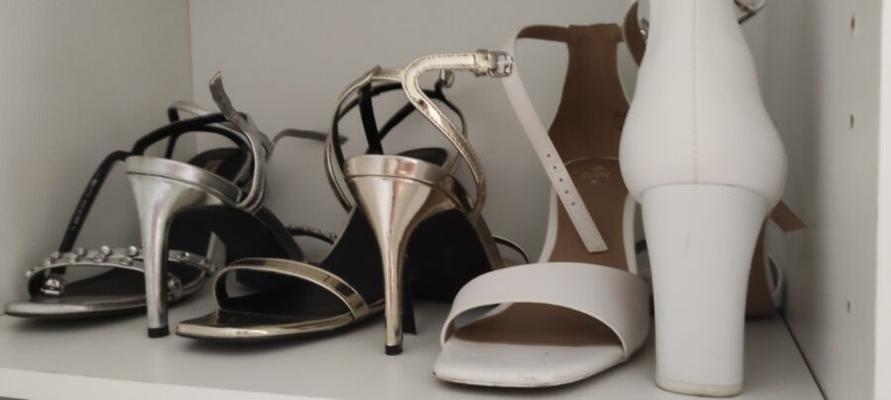 M�dchen lieben Schuhe