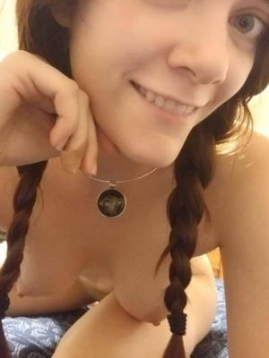 Peitos de Haley Bidwell