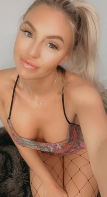 reddit の KarleyXXX ホットな美人女性