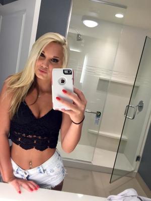 Jolies adolescentes sur Twitter