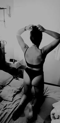 Amélie bonne MILF exposée FR Amélie bonne MILF française