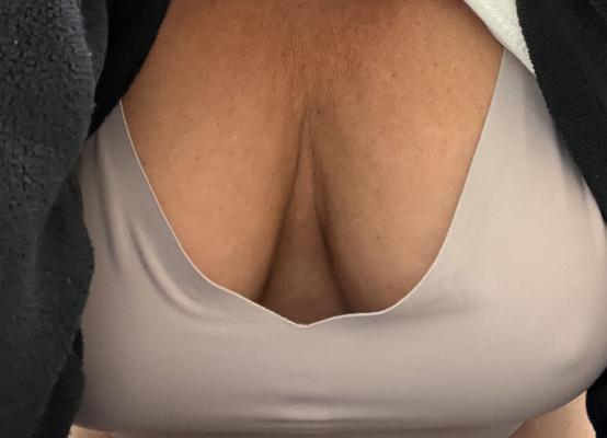 Flash seins énormes