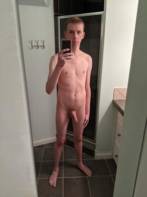 Tom nude