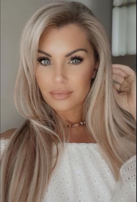 Absolutely STUNNING blonde
