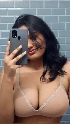 Naughty Indian Horny Gf Nude Selfie Leaked