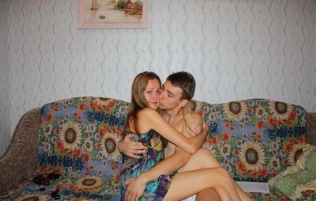 Русские студентки фотографируют друг друга откровенно