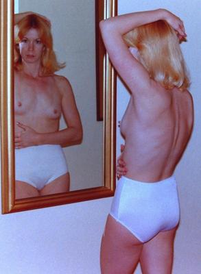 Femmes dans les miroirs Aisselles Bras gauche