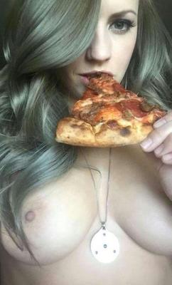 Je dois aimer la pizza