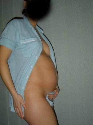 元妻の妊娠中のお腹
