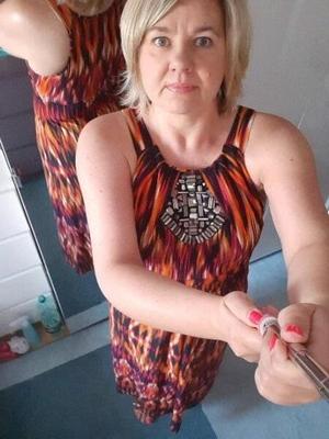 Joanna, mature et amateur de Pologne, a fait des selfies.