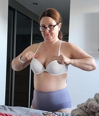 Ugly Saggy Northern pute exposée par un cuck hub