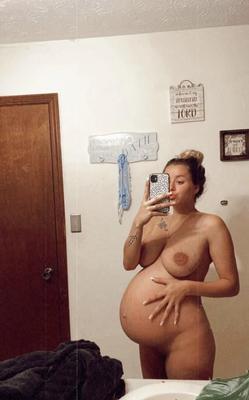 自家製の妊娠中のプライベート写真