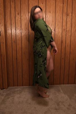 Curvy amateur wife lingerie 