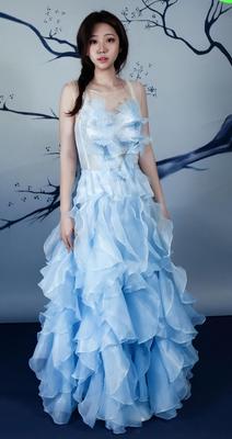 Stunning Chinese Cutie Undress
