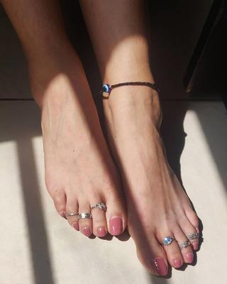 Beautiful Yummy Feet and Sexy Legs 