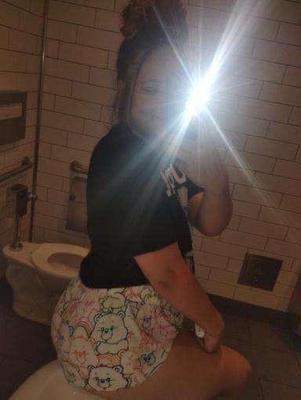 Samantha loves to sell on Snap