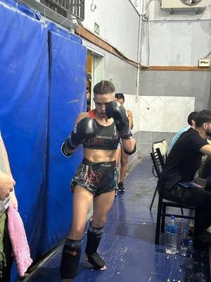 Fighting Girl 