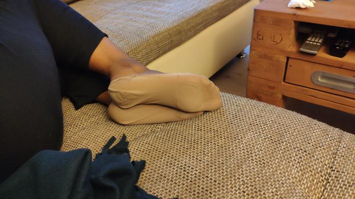Short nylon socks, feet candids, slut wife