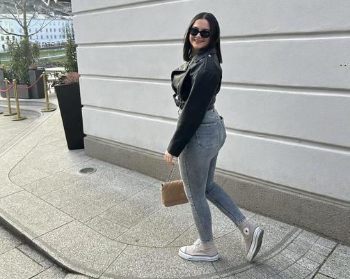 Adolescente croata puta katerina