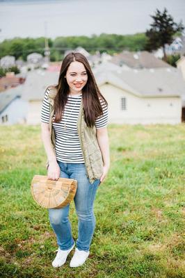 P Interesse an Schönheit junger Frau Modeblogger