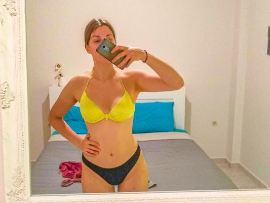 Teen Slut Frau für Kommentare und Teilen