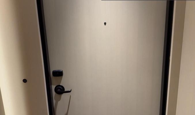 ホットワイフセレニティはホテルバーガイvをファックします